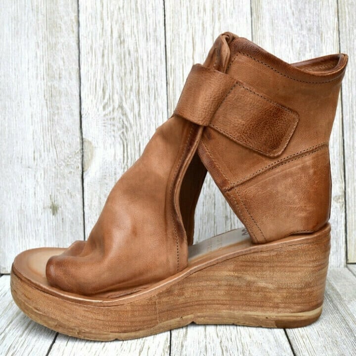 Dawn Wedge Sandals with Buckle in Boho Style